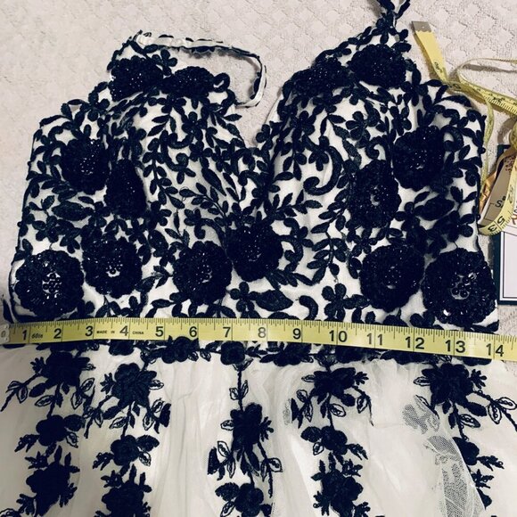 Say Yes to PROM WH Dress BLK Floral Lace Applique Open Back Straps Tulle Skirt 8 - Picture 15 of 16